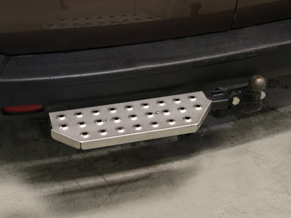 Robota STP-1 pakettiauton astinlauta vetokoukkuun